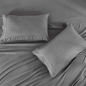 NEW - 4 Piece 1800 Thread Count Microfiber Sheet Set